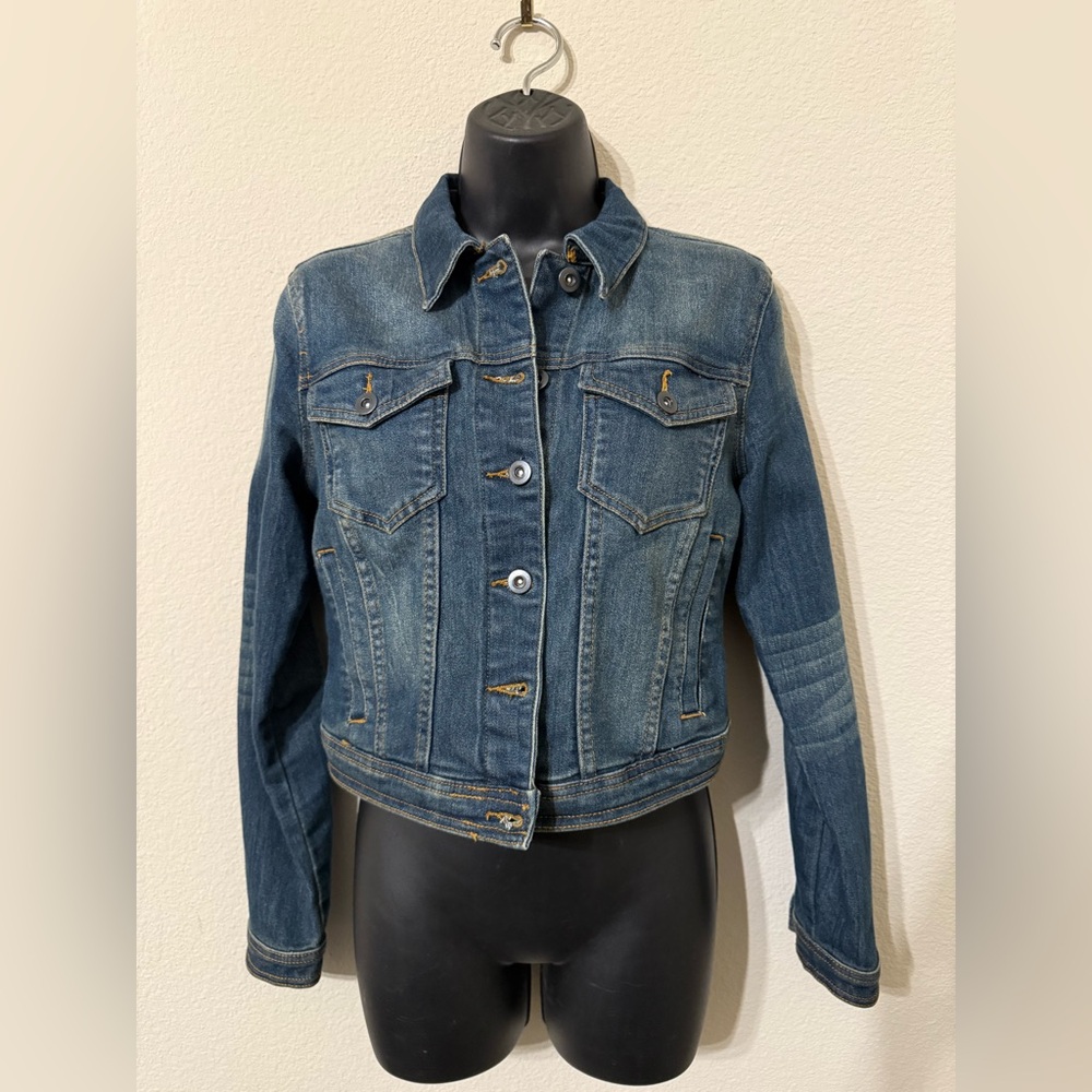 JUSTFAB Cropped Denim Trucker Jacket?